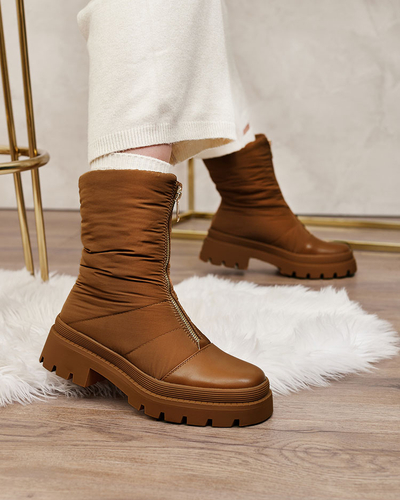 Royalfashion Bottes à talon plat Tainve pour femme en couleur camel