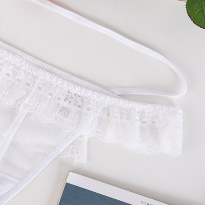 String femme en dentelle blanche - Sous-vêtements