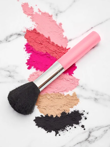 Pinceau de maquillage pour l’application de poudre