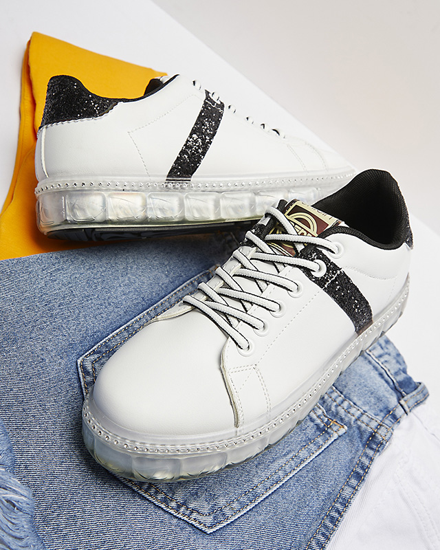 Chaussures de sport pour femmes en blanc avec empiècements noirs Asxa- Footwear