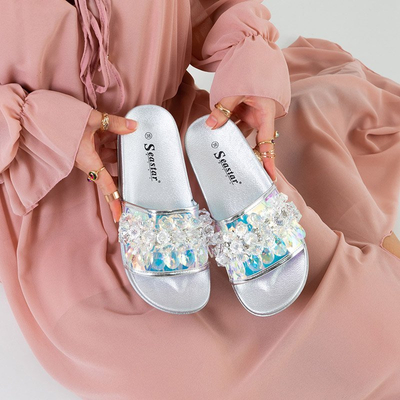 OUTLET Pantoufles argentées pour femmes avec pierres Halpasi - Chaussures