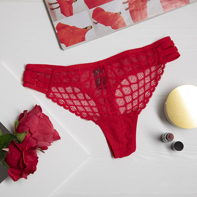 String femme en dentelle rouge - Sous-vêtements