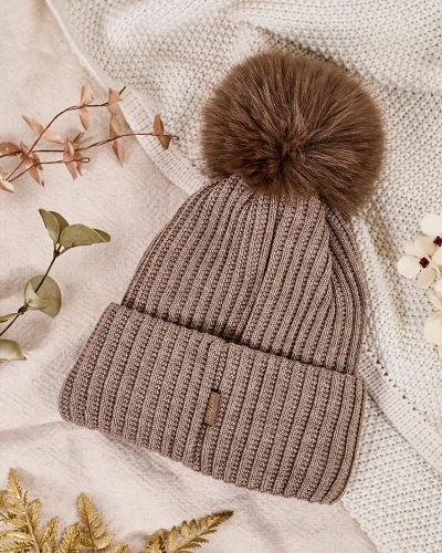 Chapeau rembourré pour femme de Royalfashion avec un pompon