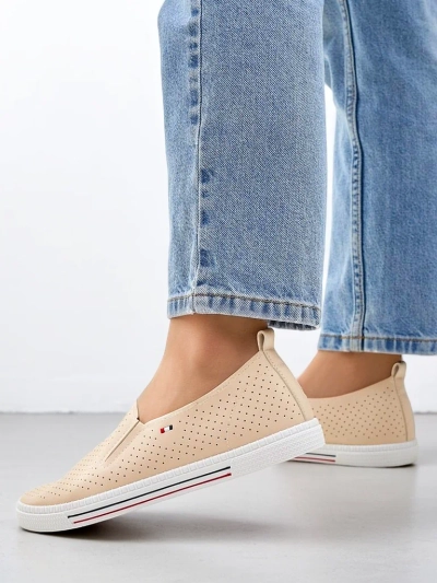 Royalfashion Chaussures femme à enfiler perforées Vielles