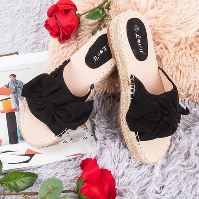 Tongs pour femmes noires sur la plateforme Baby Bow - Chaussures 1