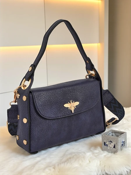 Sac à Main Femme Melia Cielo – Cuir Écologique Marine avec Motif Abeille