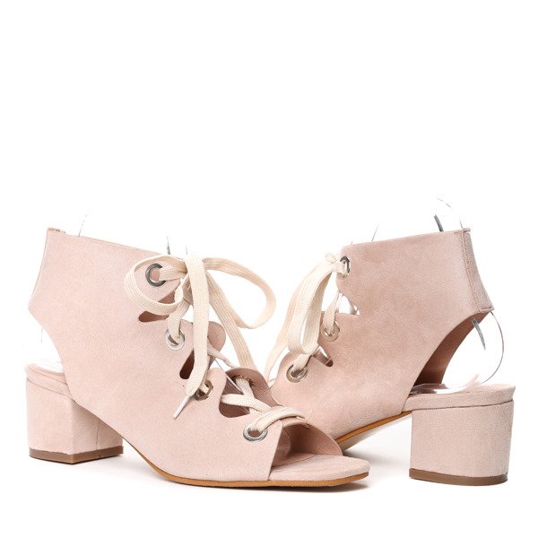 Beżowe sandały z cholewkami - Obuwie