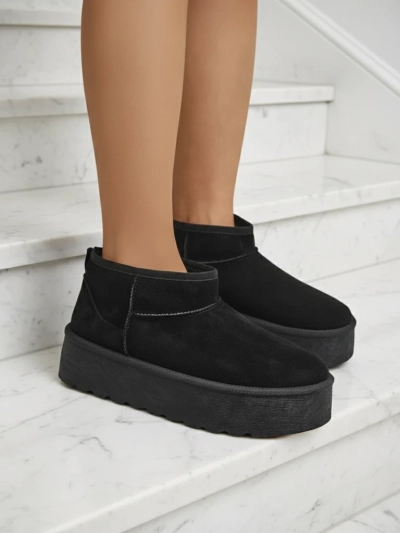 Royalfashion Bottes de neige a'la à plateforme pour femme en noir Dagodo