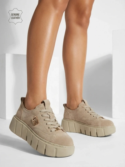 Baskets de sport pour femmes en cuir naturel Renos