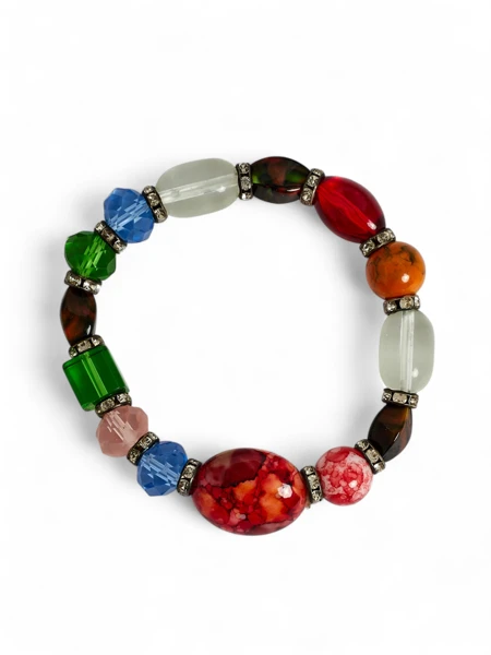 Bracelet avec des pierres colorées