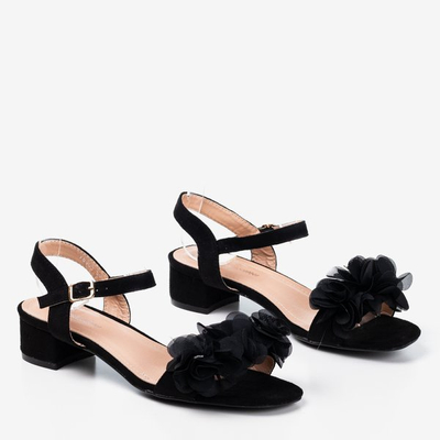 Sandales noires pour femmes sur un pied bas avec des fleurs Flonia - Chaussures 1