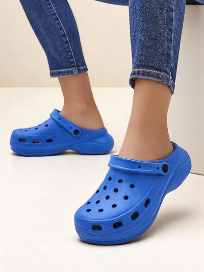 Sandales en caoutchouc pour femmes Royalfashion avec découpes Dellosa