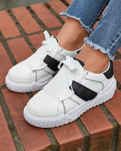 OUTLET Chaussures de sport pour femmes, noires et blanches, avec empiècements en caoutchouc Inika - Footwear