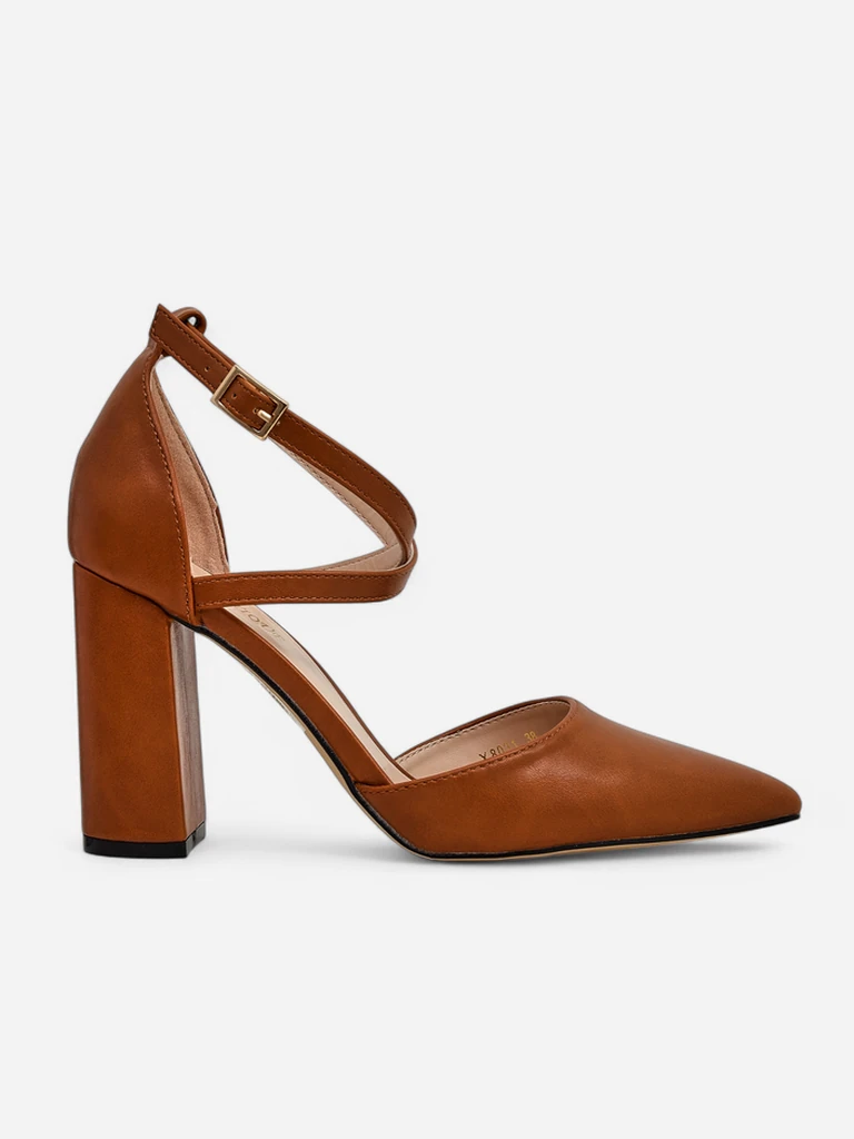 Royalfashion Pompes pour femmes avec des straps croisées Eurolias