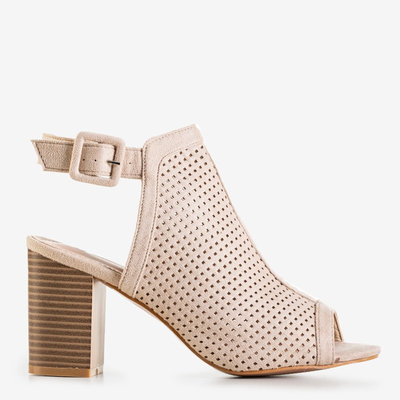 OUTLET Sandales ajourées pour femmes beiges sur le poteau Zira - Footwear