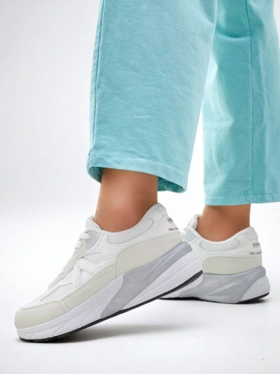 Royalfashion Baskets de sport pour femmes sur une semelle plus épaisse Moderax