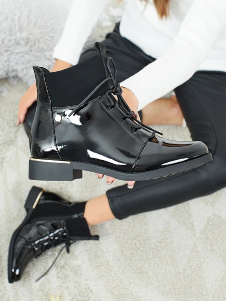 Bottines vernies à lacets pour femmes Avoria