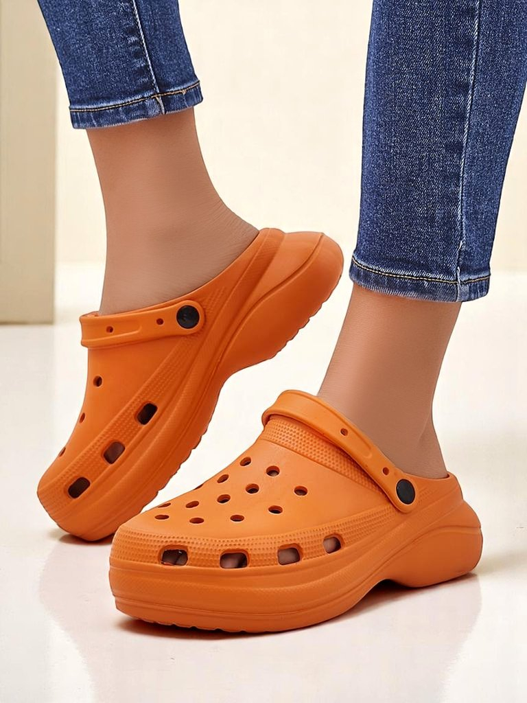 Royalfashion Tongs en caoutchouc perforées pour femmes Dellosa