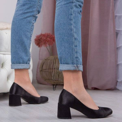 OUTLET Escarpins en satin noir sur tige basse Samira - Footwear