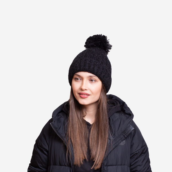 Bonnet noir brillant isolé pour femmes avec pompon - Accessoires