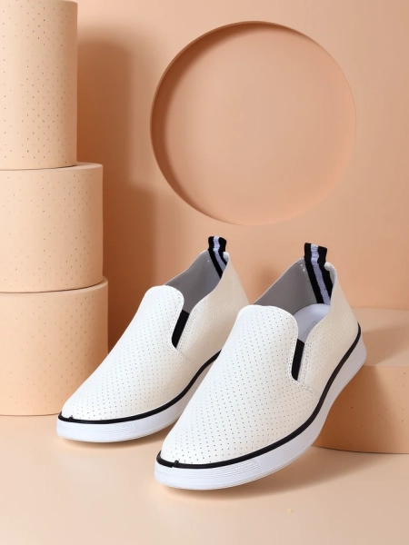 Royalfashion Chaussures de sport perforées pour femmes Musio