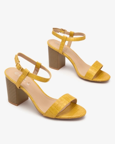 OUTLET Royalfashion Sandales pour femmes jaunes avec gaufrage Francola