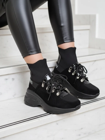 Royalfashion Baskets Aleppo isolées noires pour femme