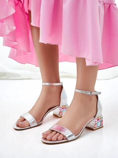 Sandales Royalfashion pour femmes avec des talons décoratifs Ballou