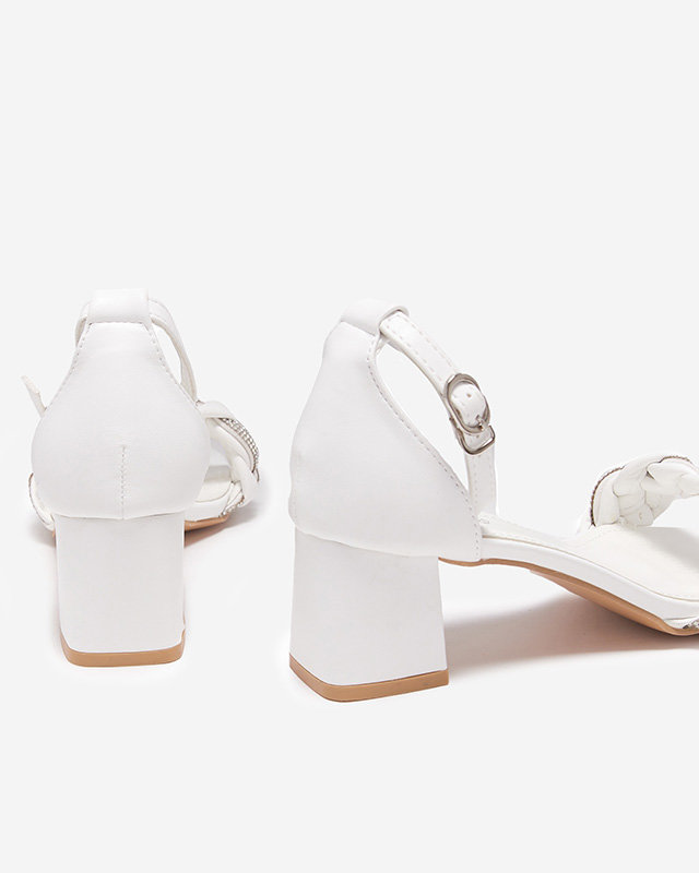 OUTLET Sandales blanches pour femmes sur le poteau de Marienka - Chaussures