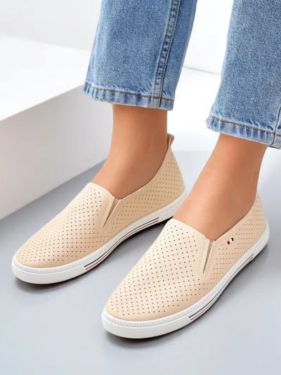 Royalfashion Chaussures femme à enfiler perforées Vielles