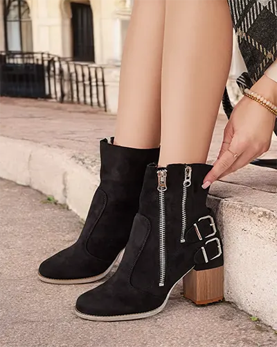 Bottes pour femmes sur le poteau en noir Ferrgo- Footwear
