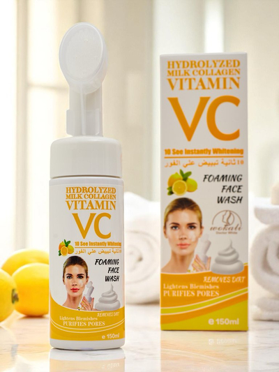 Mousse nettoyante anti-âge purifiante pour le visage à la vitamine C avec brosse