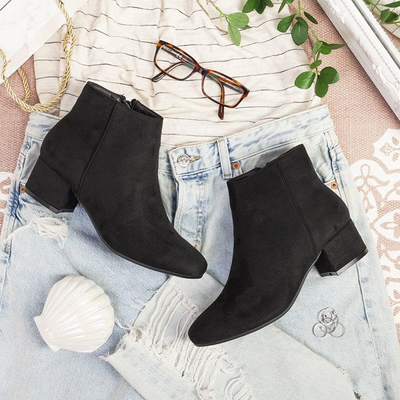 Bottes noires sur un pied bas Vojla - Chaussures 1