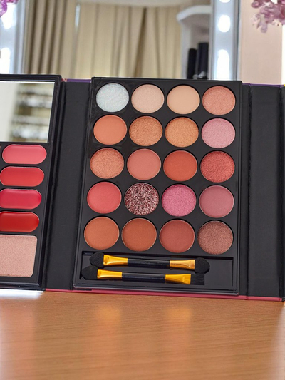 Palette de maquillage compacte ANYLADY – fards à paupières, contouring, lèvres 33 teintes