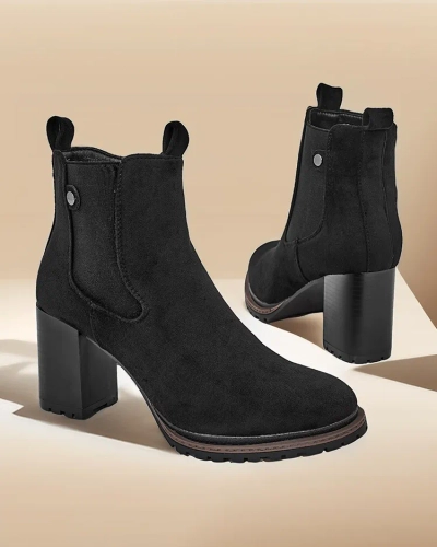 Bottines pour femme en éco-daim Royalfashion sur un pilier Idilla