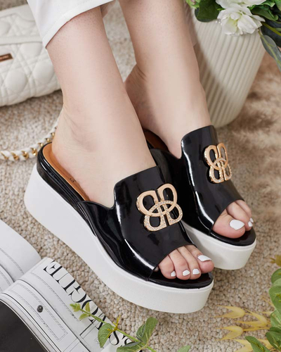 Royalfashion Tongs laquées pour femme sur Sailla
