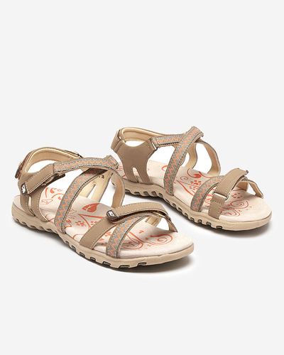 Sandale femme beige à semelle plate Koralli. Chaussures