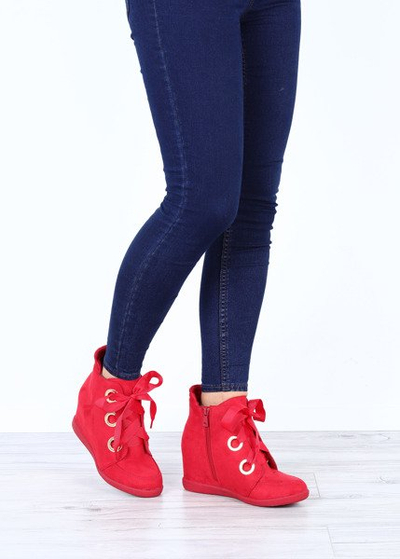 Czerwone sneakersy na krytym koturnie wiązane wstążką Andi- Obuwie
