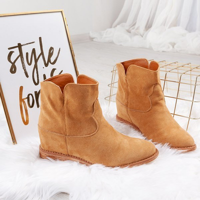 Bottes de cowboy sur un coin intérieur en chameau Bluestone - Chaussures 1