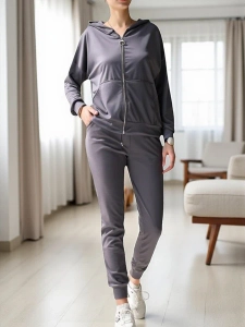 Gris foncé