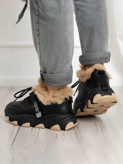Baskets de sport noires pour femmes avec fourrure Nonua. Chaussures