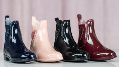 Bottes en caoutchouc vernies bordeaux avec l'ornement Rain - Chaussures 1