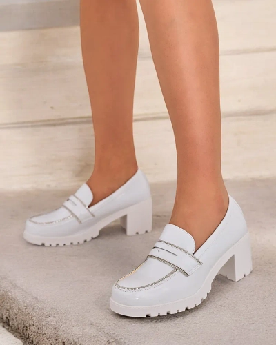 Mocassins en cuir verni pour femmes de Royalfashion Befies