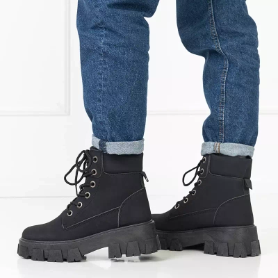 OUTLET Chaussures de randonnée noires pour femmes en éco-cuir mat Retika - Chaussures