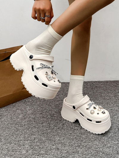 Sandales en caoutchouc pour femmes Royalfashion avec décorations Dellos