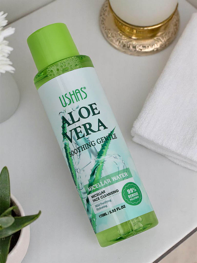 Soothing and moisturizing micellar water for make-up removal with aloe vera