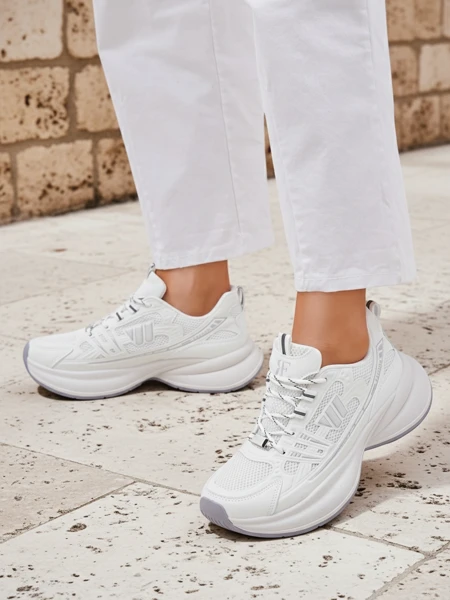 Royalfashion Baskets de sport pour femmes sur une semelle plus épaisse Roality