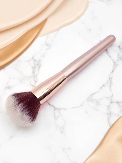 Pinceau de maquillage pour l'application de la poudre