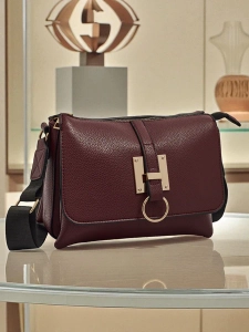 Bordeaux || marron