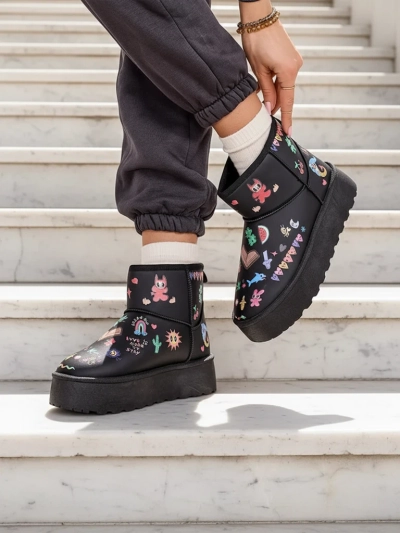 Royalfashion Bottes courtes pour femmes de style botte de neige avec des autocollants Hanaga
